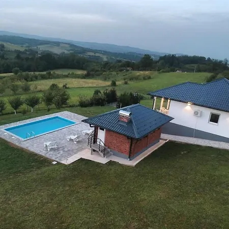 Vikendica Sa Bazenom Stasa ヴィラ *