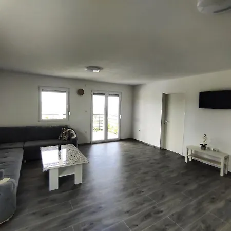 Vikendica Sa Bazenom Stasa Villa