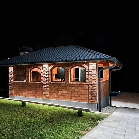 Vikendica Sa Bazenom Stasa Villa