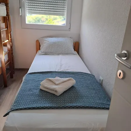 Villa Vikendica Sa Bazenom Stasa