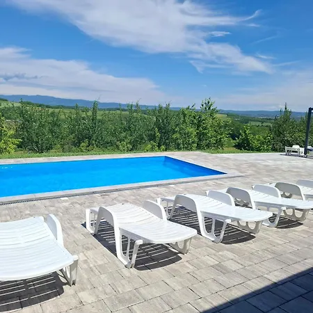 Villa Vikendica Sa Bazenom Stasa